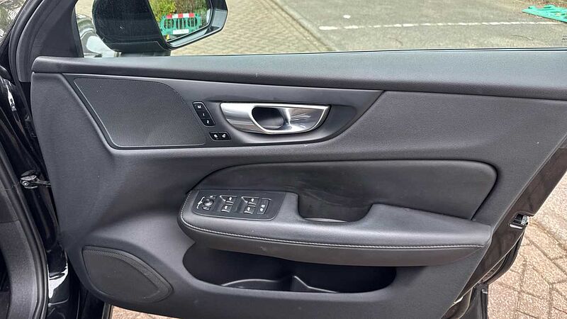 Volvo S60 Plus, B5 AWD Mild hybrid, Petrol, Dark