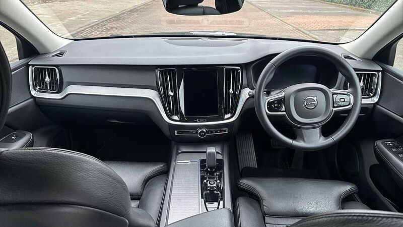 Volvo S60 Plus, B5 AWD Mild hybrid, Petrol, Dark