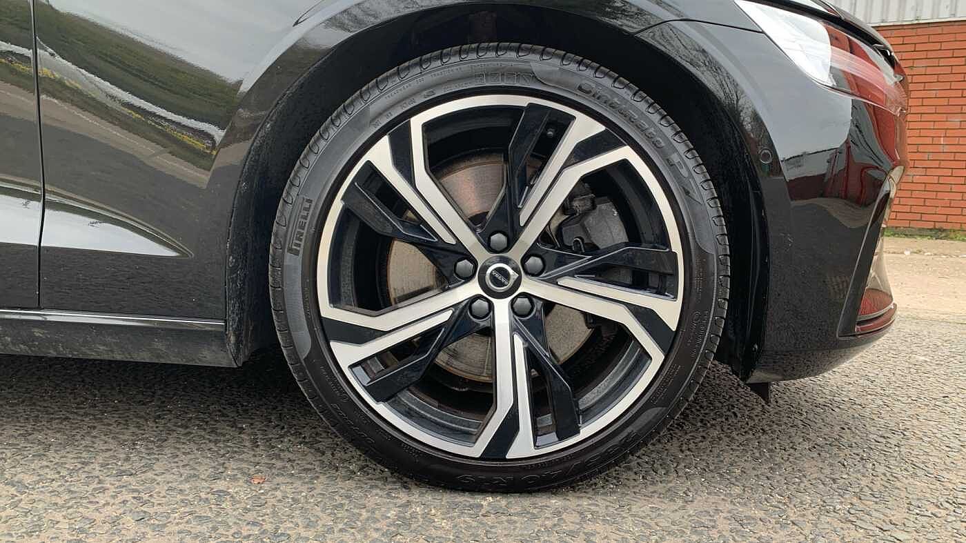 Volvo S60 Plus, B5 AWD Mild hybrid, Petrol, Dark