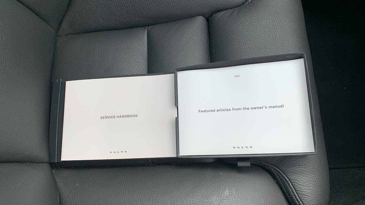 Volvo S60 Plus, B5 AWD Mild hybrid, Petrol, Dark