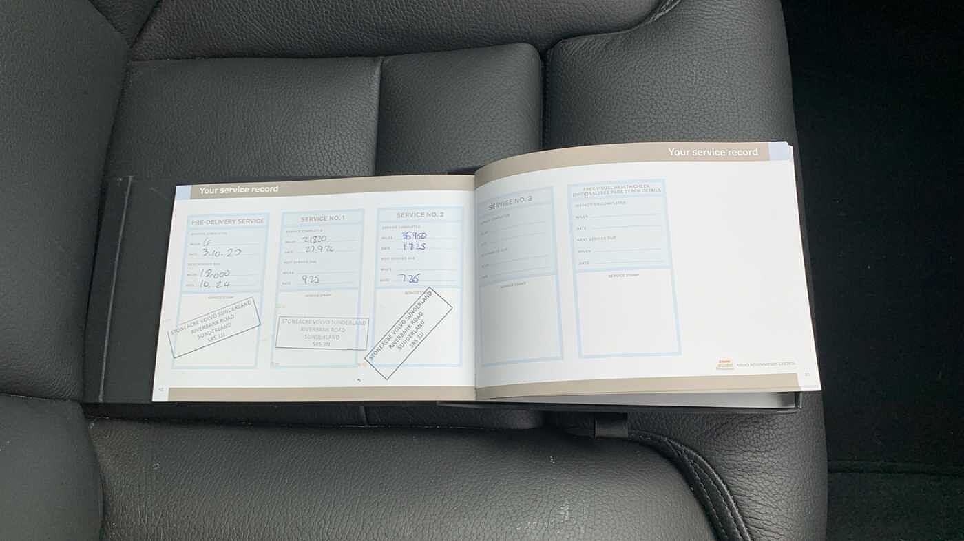 Volvo S60 Plus, B5 AWD Mild hybrid, Petrol, Dark