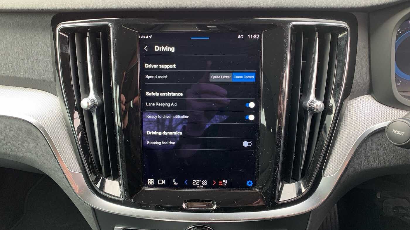 Volvo S60 Plus, B5 AWD Mild hybrid, Petrol, Dark