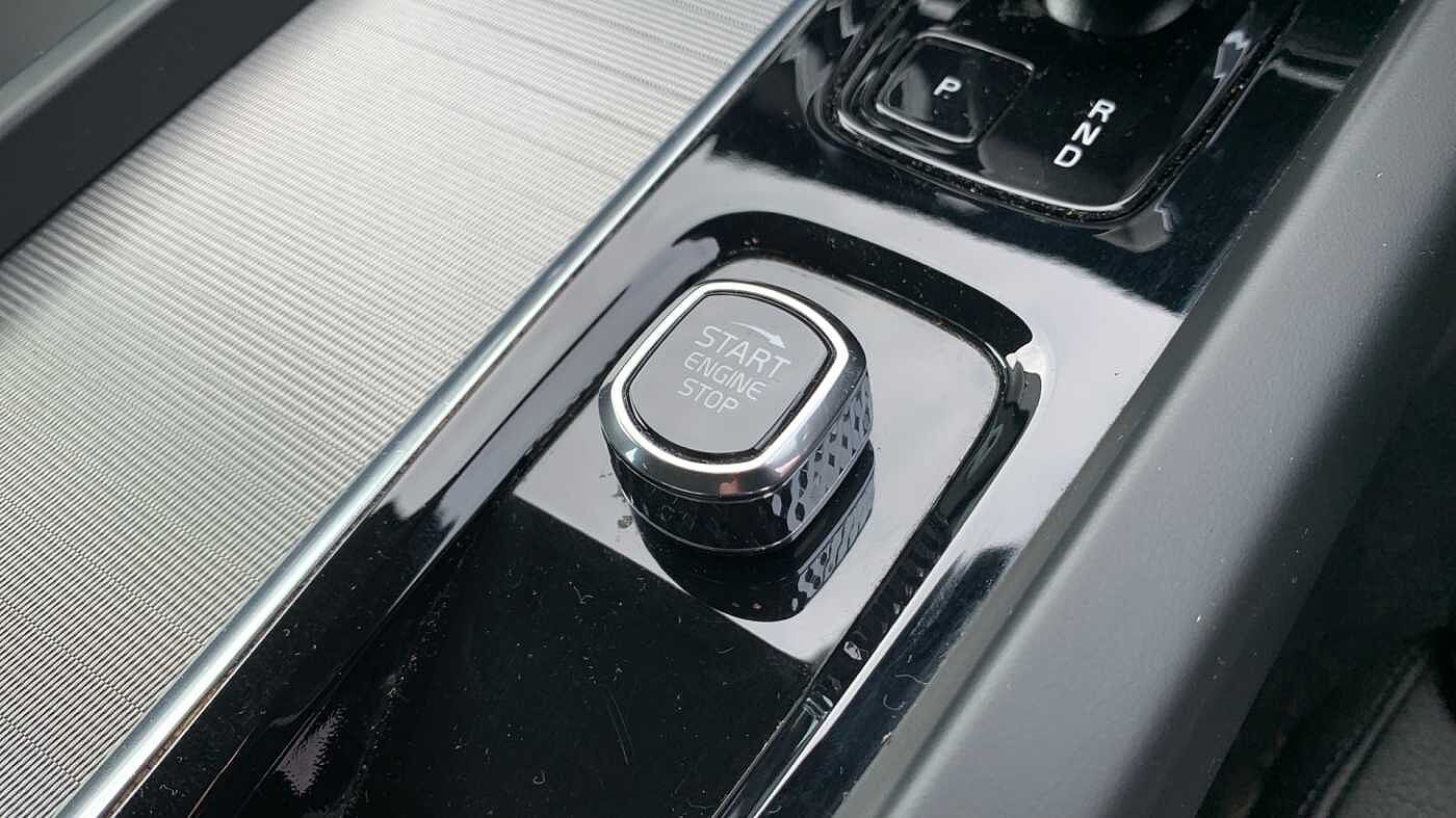 Volvo S60 Plus, B5 AWD Mild hybrid, Petrol, Dark