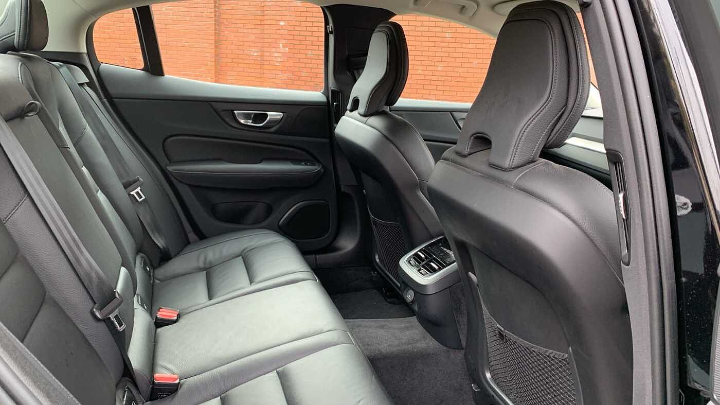 Volvo S60 Plus, B5 AWD Mild hybrid, Petrol, Dark