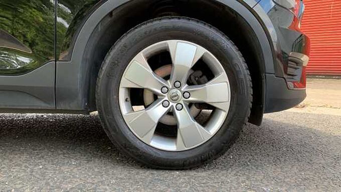 Volvo XC40 T3 Momentum Manual