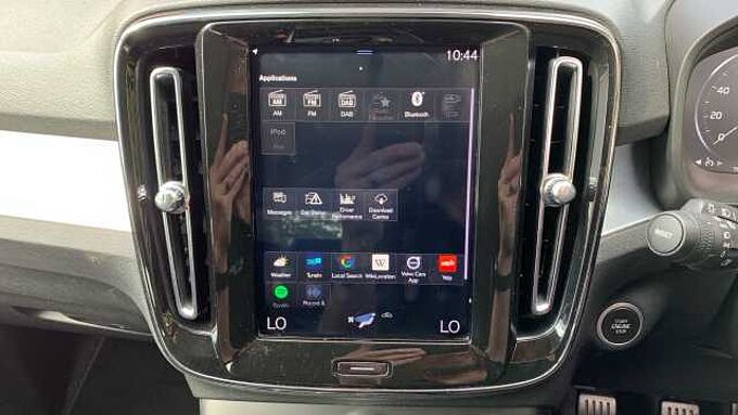 Volvo XC40 T3 Momentum Manual
