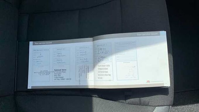 Volvo XC40 T3 Momentum Manual