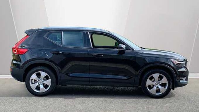 Volvo XC40 T3 Momentum Manual