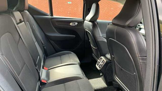 Volvo XC40 T3 Momentum Manual