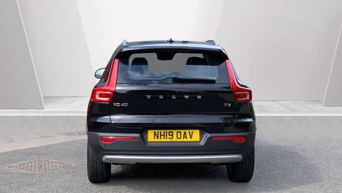 Volvo XC40 T3 Momentum Manual