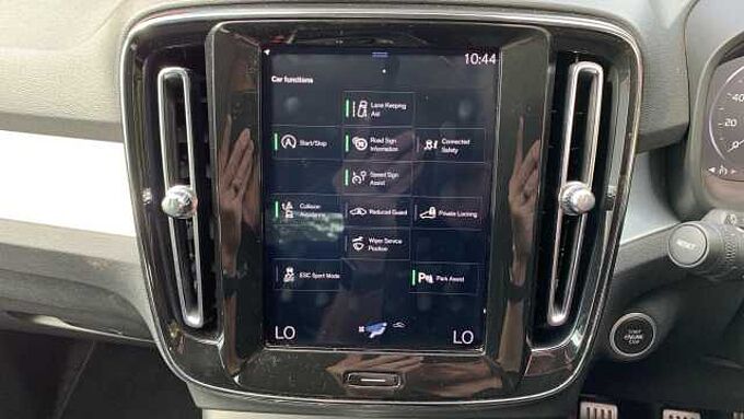 Volvo XC40 T3 Momentum Manual