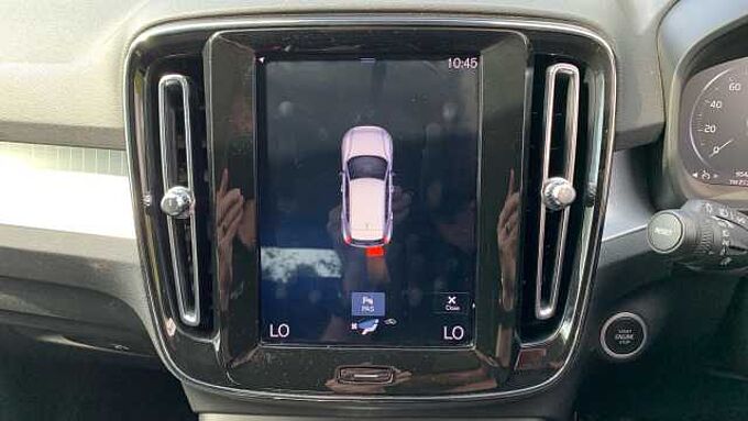 Volvo XC40 T3 Momentum Manual