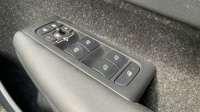 Volvo XC40 T3 Momentum Manual