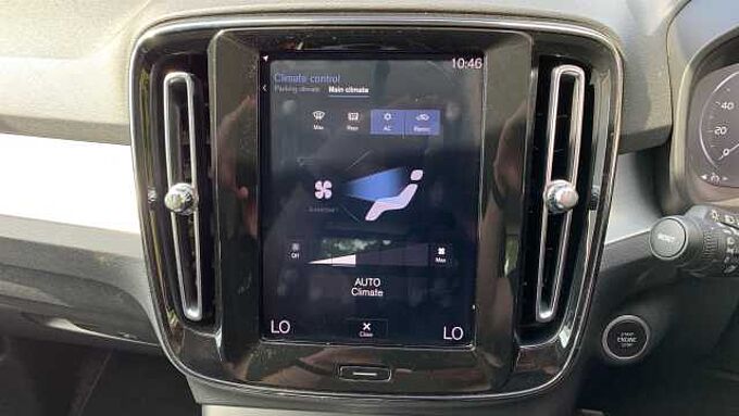 Volvo XC40 T3 Momentum Manual