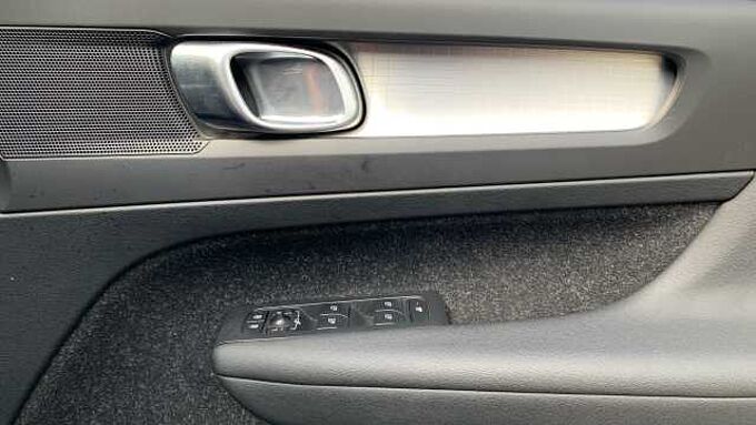 Volvo XC40 T3 Momentum Manual