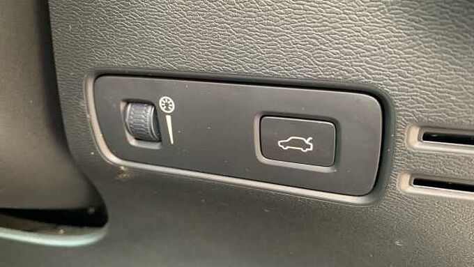 Volvo XC40 T3 Momentum Manual