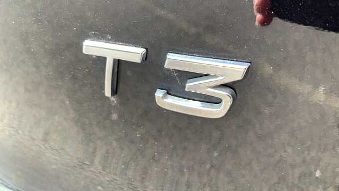 Volvo XC40 T3 Momentum Manual