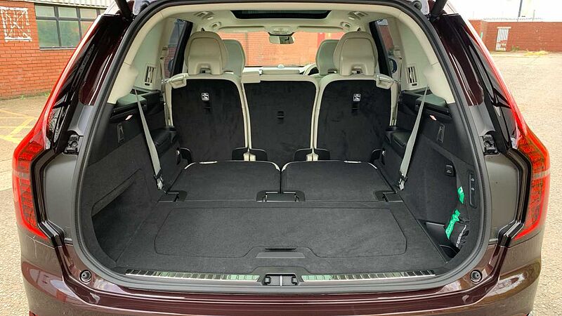 Volvo XC90 Ultra, T8 AWD Plug-in hybrid, Electric/Petrol, Dark, 7 Seats