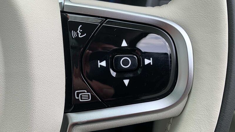 Volvo XC90 Ultra, T8 AWD Plug-in hybrid, Electric/Petrol, Dark, 7 Seats