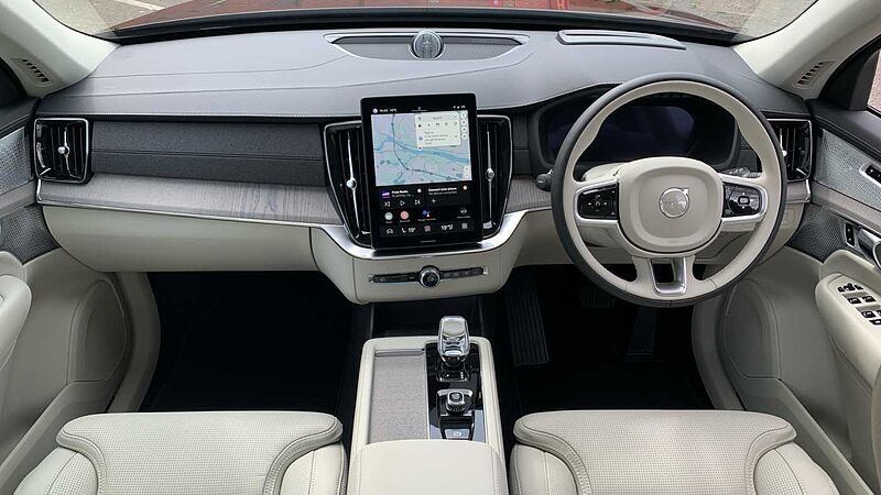Volvo XC90 Ultra, T8 AWD Plug-in hybrid, Electric/Petrol, Dark, 7 Seats