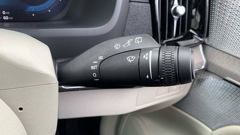 Volvo XC90 Ultra, T8 AWD Plug-in hybrid, Electric/Petrol, Dark, 7 Seats