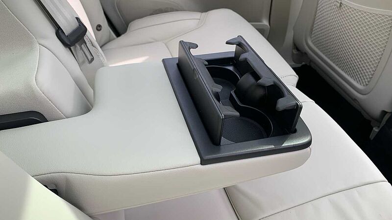 Volvo XC90 Ultra, T8 AWD Plug-in hybrid, Electric/Petrol, Dark, 7 Seats