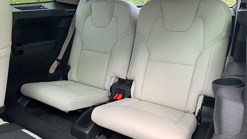 Volvo XC90 Ultra, T8 AWD Plug-in hybrid, Electric/Petrol, Dark, 7 Seats