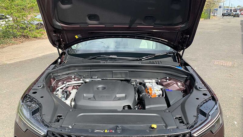 Volvo XC90 Ultra, T8 AWD Plug-in hybrid, Electric/Petrol, Dark, 7 Seats