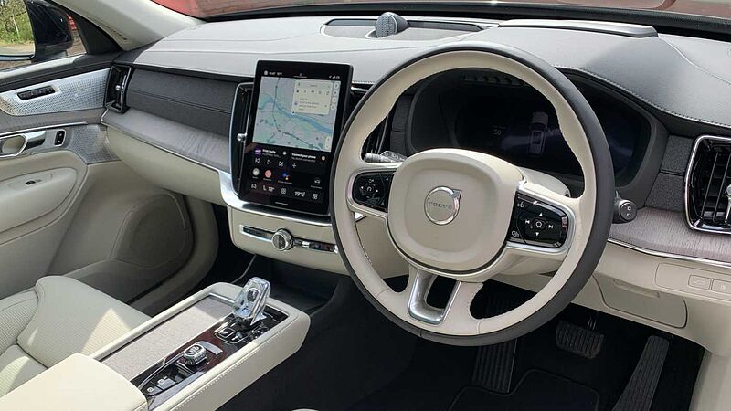 Volvo XC90 Ultra, T8 AWD Plug-in hybrid, Electric/Petrol, Dark, 7 Seats
