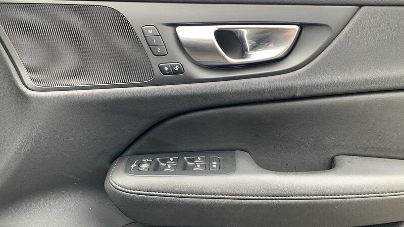 Volvo S60 Plus, B5 AWD Mild hybrid, Petrol, Dark