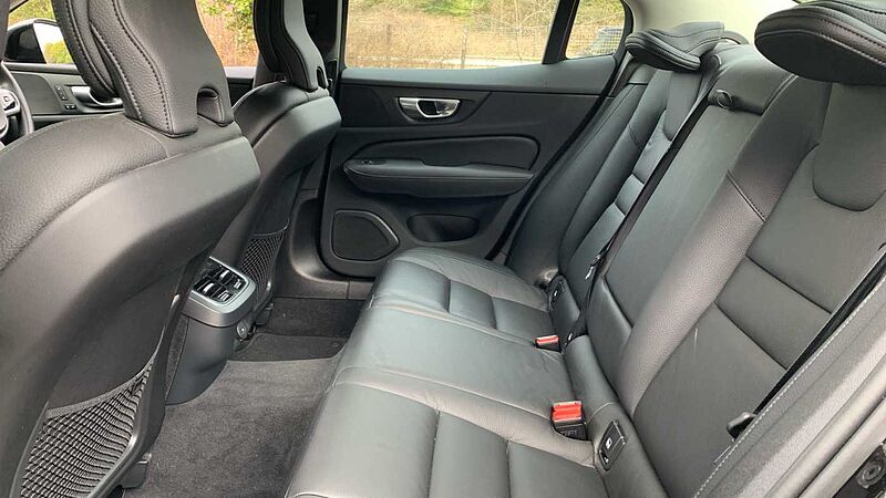 Volvo S60 Plus, B5 AWD Mild hybrid, Petrol, Dark