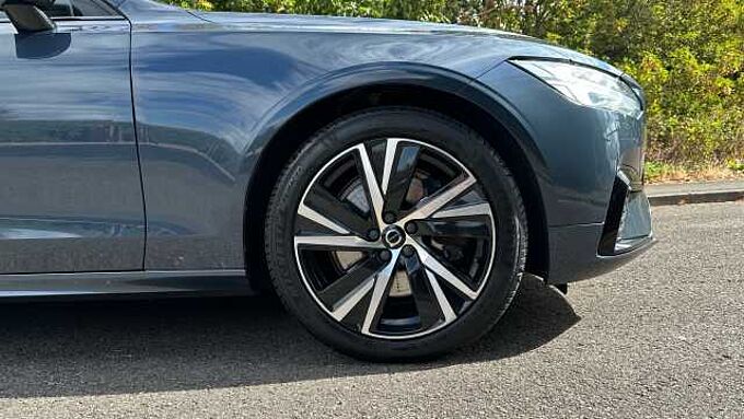 Volvo S90 Recharge R-Design, T8 AWD plug-in hybrid (Pilot Assist)