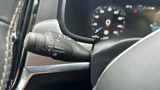 Volvo S90 Recharge R-Design, T8 AWD plug-in hybrid (Pilot Assist)
