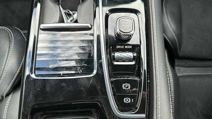 Volvo S90 Recharge R-Design, T8 AWD plug-in hybrid (Pilot Assist)
