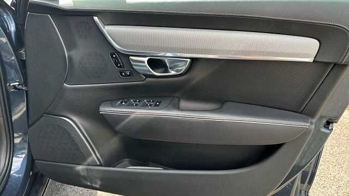 Volvo S90 Recharge R-Design, T8 AWD plug-in hybrid (Pilot Assist)