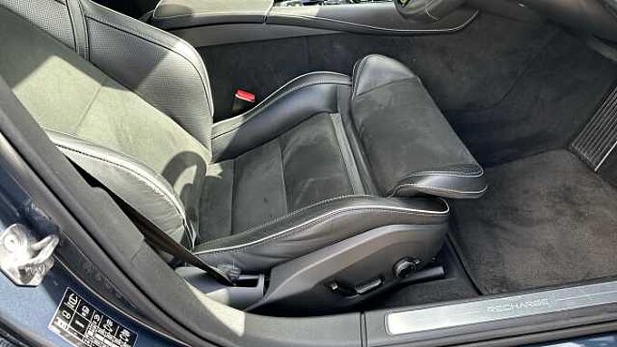 Volvo S90 Recharge R-Design, T8 AWD plug-in hybrid (Pilot Assist)