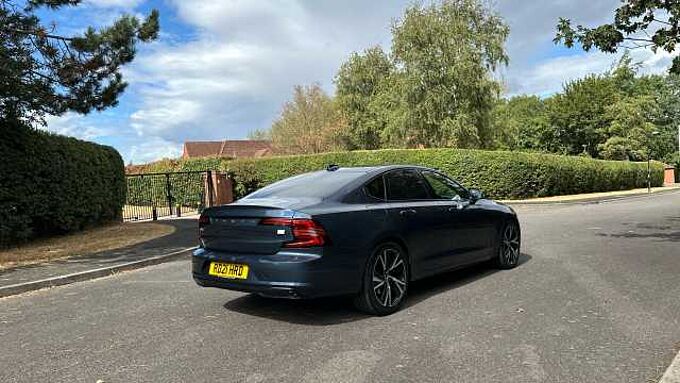 Volvo S90 Recharge R-Design, T8 AWD plug-in hybrid (Pilot Assist)