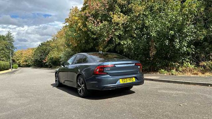 Volvo S90 Recharge R-Design, T8 AWD plug-in hybrid (Pilot Assist)