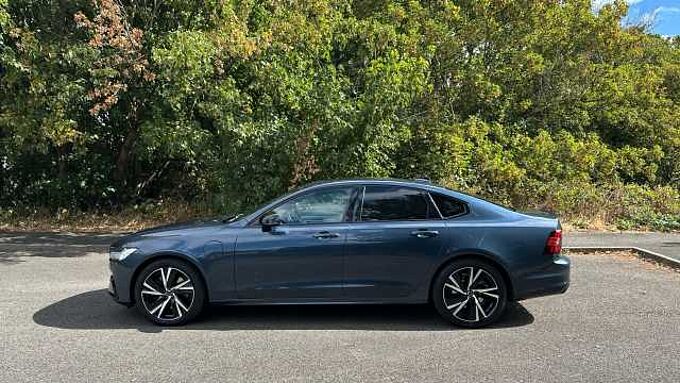 Volvo S90 Recharge R-Design, T8 AWD plug-in hybrid (Pilot Assist)