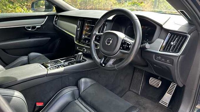 Volvo S90 Recharge R-Design, T8 AWD plug-in hybrid (Pilot Assist)