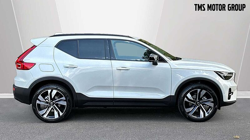 Volvo XC40 Ultra, B4 Mild hybrid, Petrol, Dark