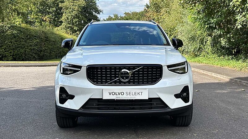 Volvo XC40 Ultra, B4 Mild hybrid, Petrol, Dark