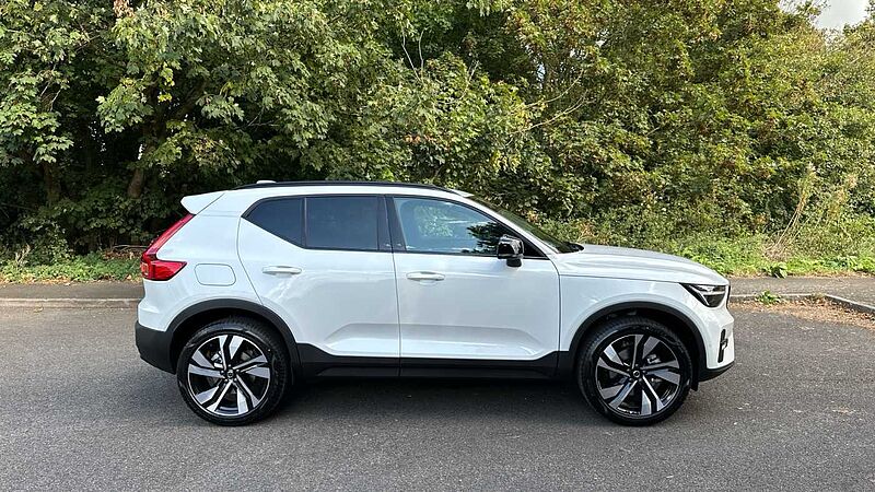 Volvo XC40 Ultra, B4 Mild hybrid, Petrol, Dark