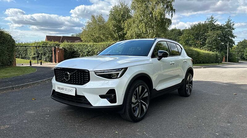 Volvo XC40 Ultra, B4 Mild hybrid, Petrol, Dark