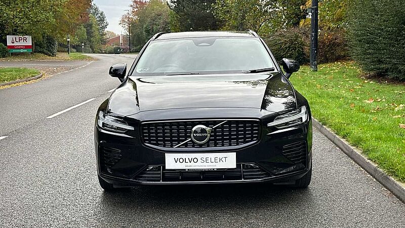 Volvo V60 Plus, T6 AWD Plug-in hybrid, Electric/Petrol, Dark