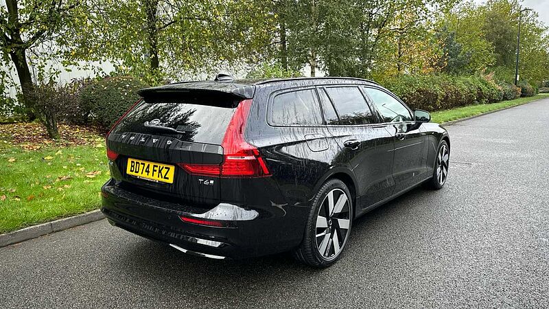 Volvo V60 Plus, T6 AWD Plug-in hybrid, Electric/Petrol, Dark