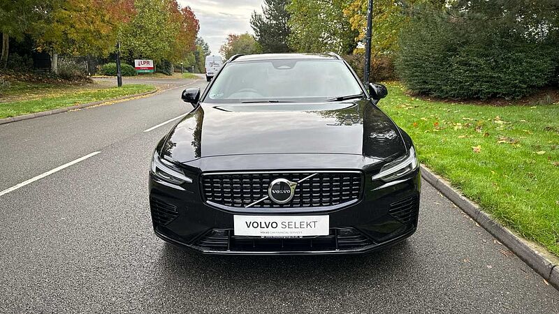 Volvo V60 Plus, T6 AWD Plug-in hybrid, Electric/Petrol, Dark