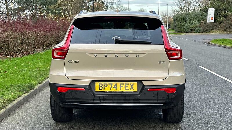 Volvo XC40 Ultra, B3 Mild hybrid, Petrol, Dark