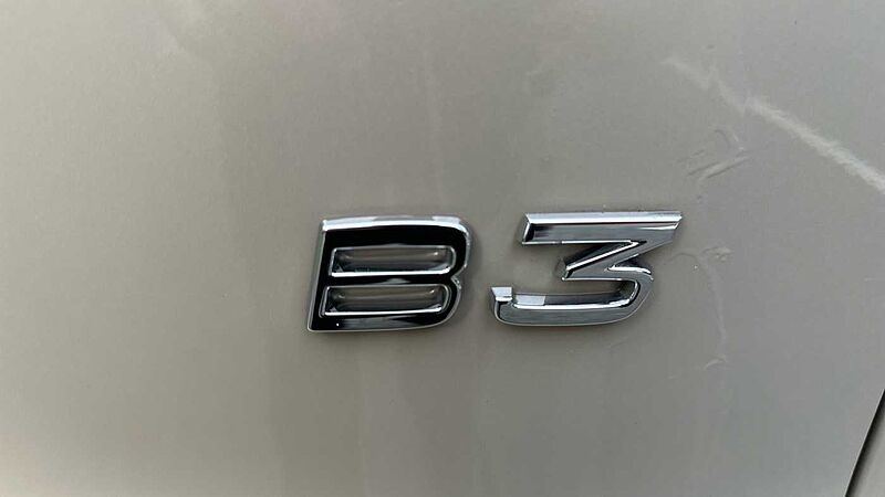 Volvo XC40 Ultra, B3 Mild hybrid, Petrol, Dark