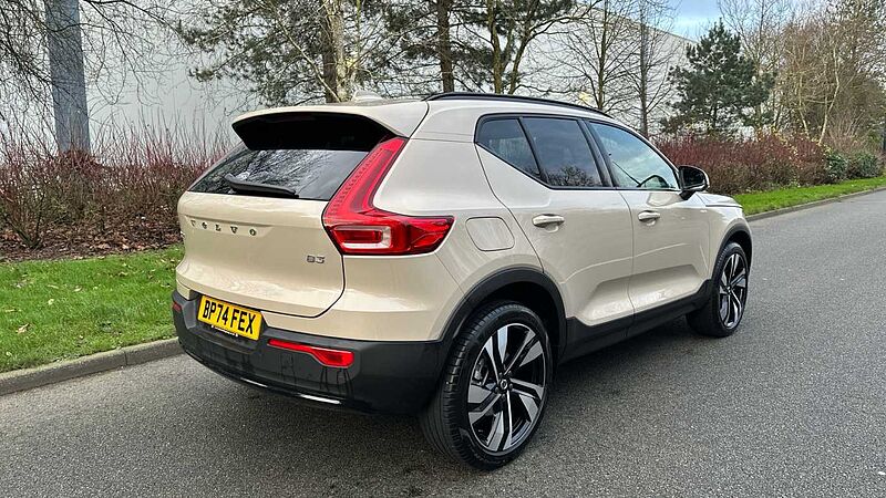 Volvo XC40 Ultra, B3 Mild hybrid, Petrol, Dark